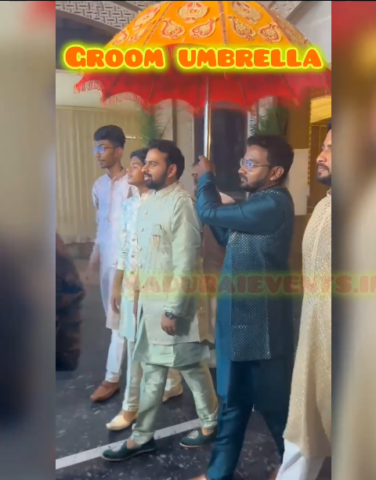 groom umbrella